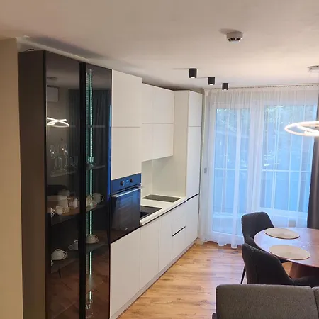 Alpine Escape Design Detelina