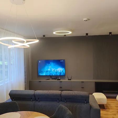 Alpine Escape Design Detelina *