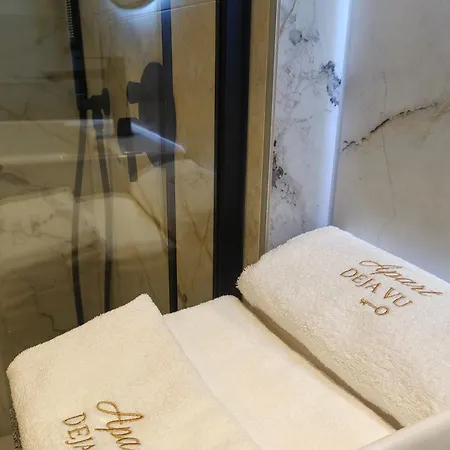 Alpine Escape Design Detelina