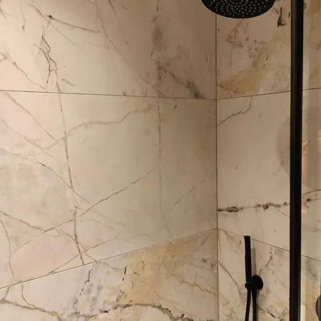 Alpine Escape Design Detelina