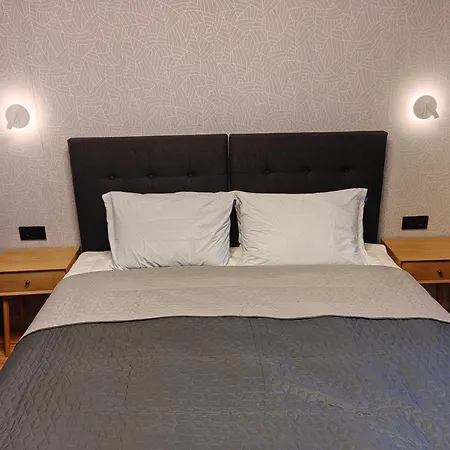 Alpine Escape Design Detelina *