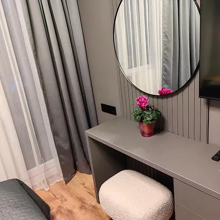 Alpine Escape Design Detelina *