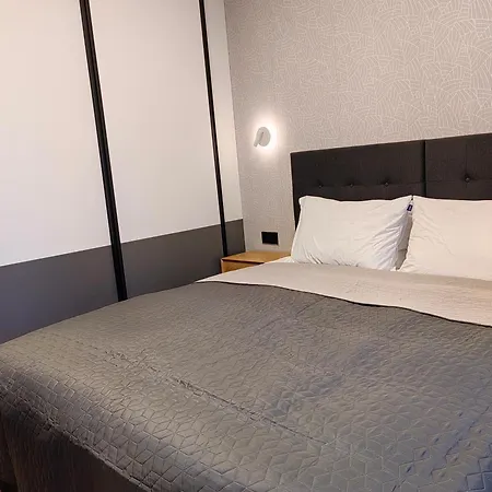 Alpine Escape Design Detelina *