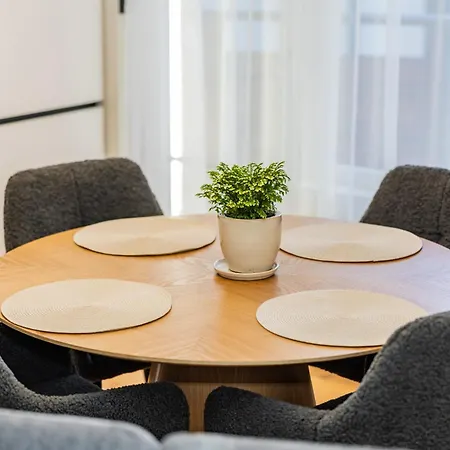 Alpine Escape Design Detelina *