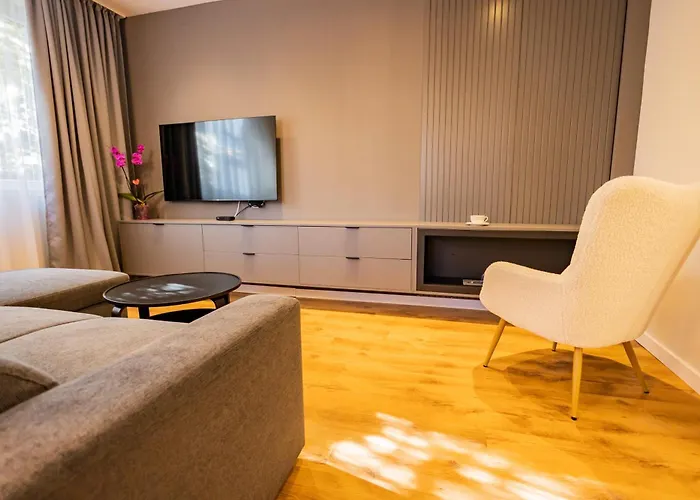 Alpine Escape Design Detelina 班斯科