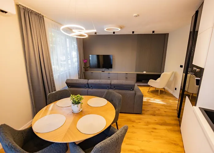 Alpine Escape Design Detelina